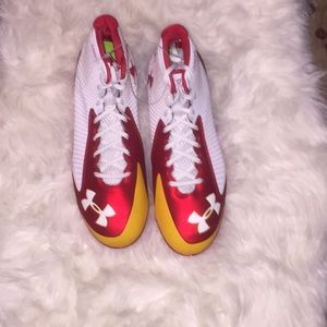 Under armor clutch fit spine